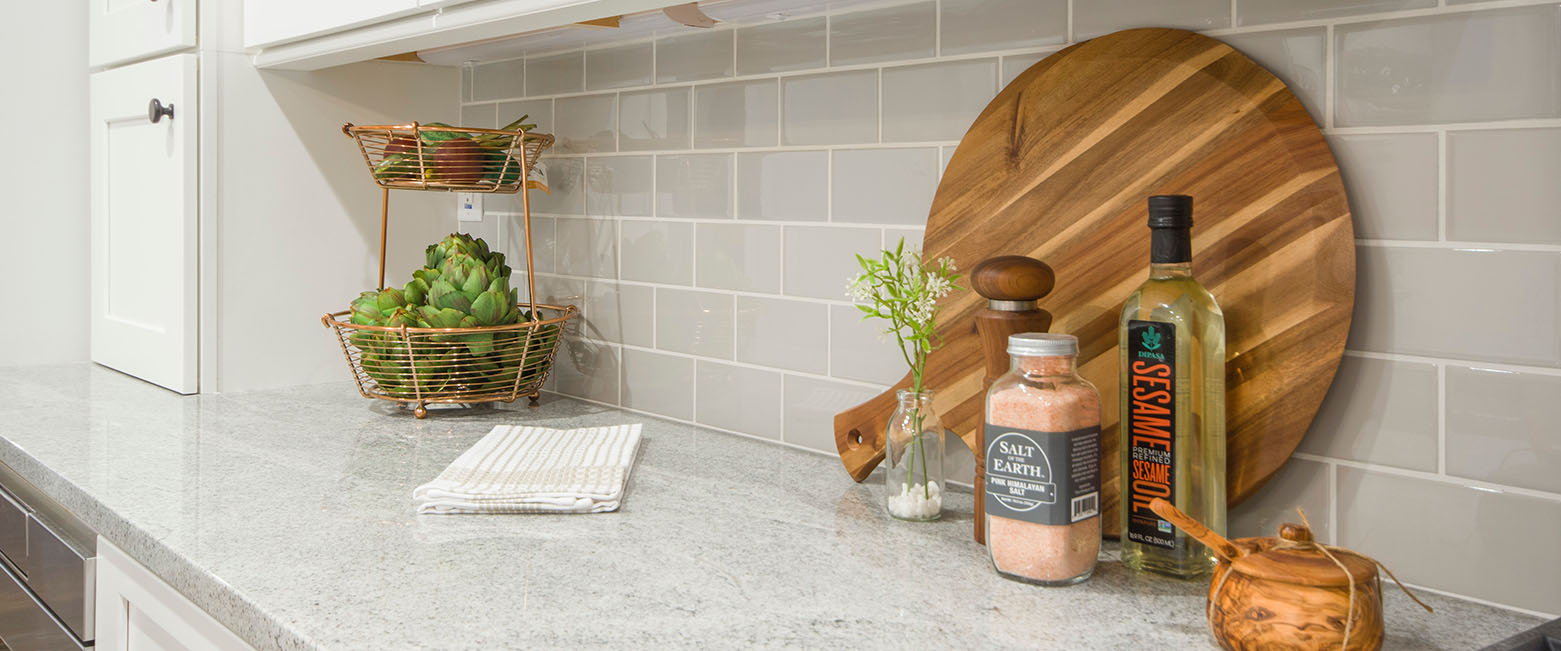(Final kitchen construction and materials may vary from photo)